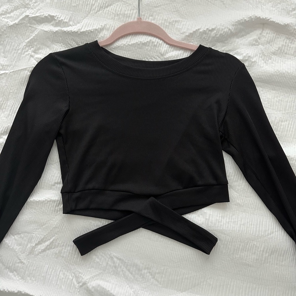 Black Cropped Long Sleeve